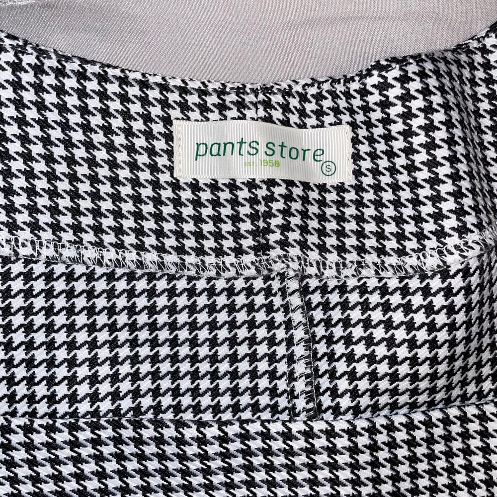 Classic Black and White Houndstooth Women's Top - Picture 4 of 4